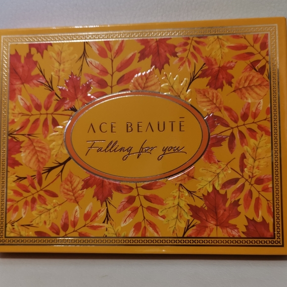 Ace Beauty shadow palette - Picture 5 of 5